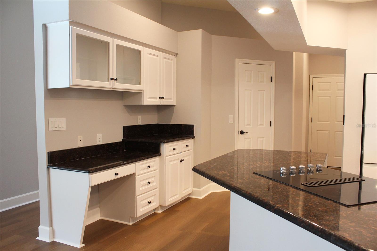 850 Hanover Way Property Photo 18