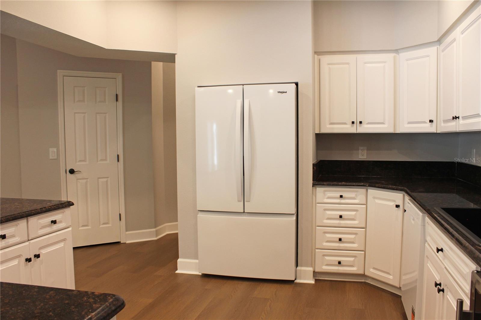 850 Hanover Way Property Photo 19