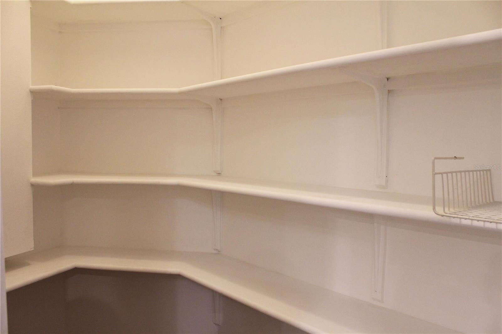 850 Hanover Way Property Photo 24