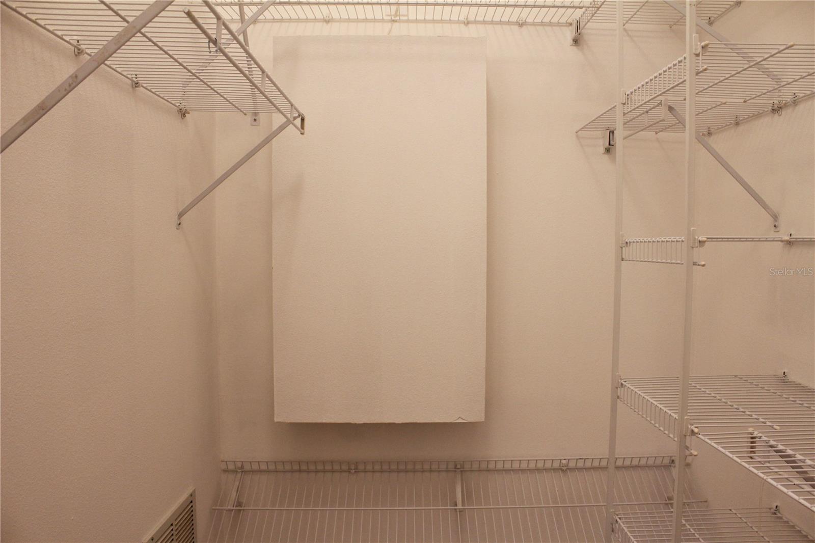 850 Hanover Way Property Photo 38
