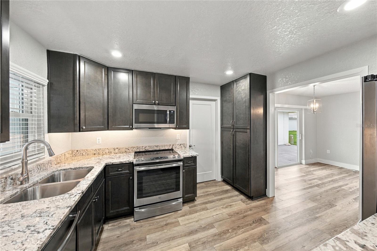 451 Cameo Dr Property Photo 10