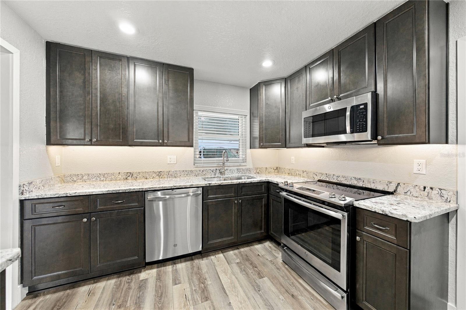 451 Cameo Dr Property Photo 11