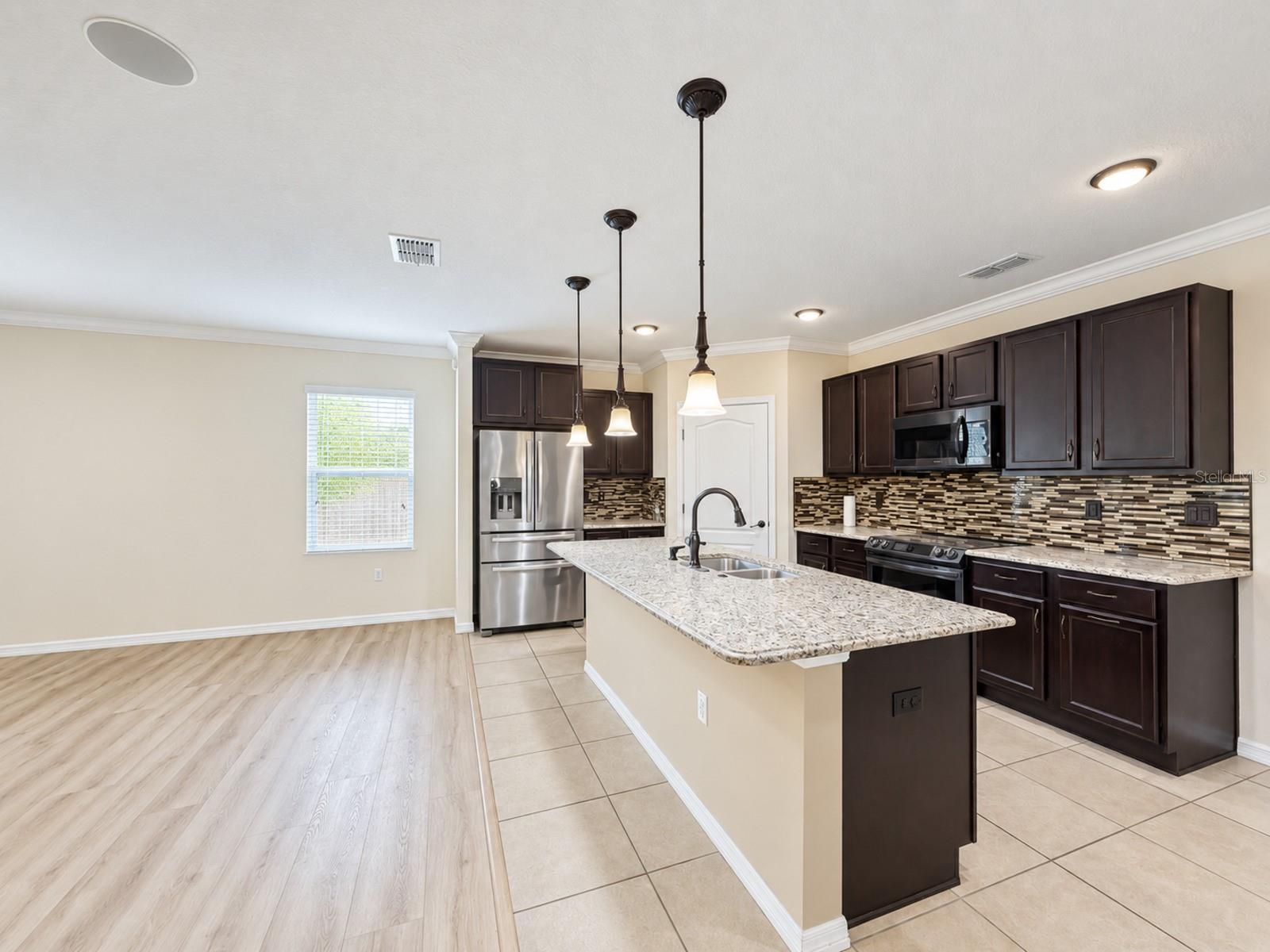 6183 Grey Heron Dr Property Photo 2