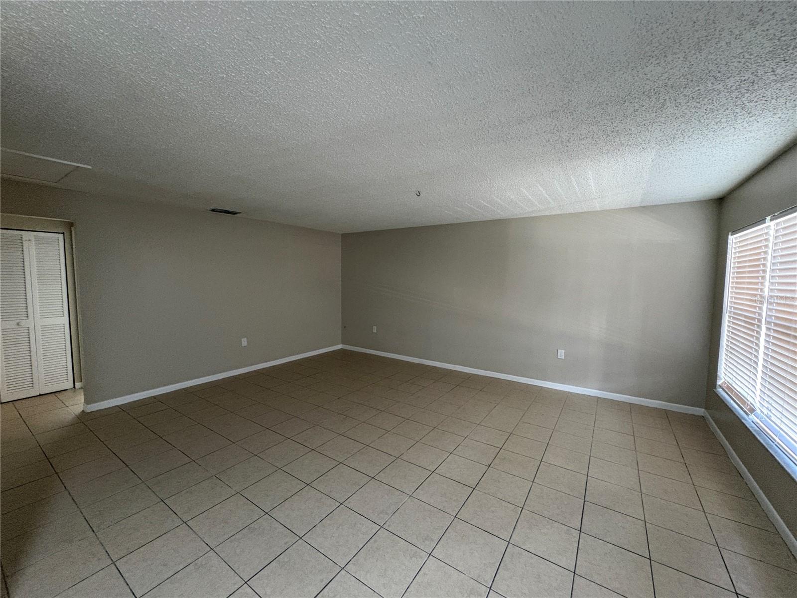 4519 Highland Ln Property Photo 3