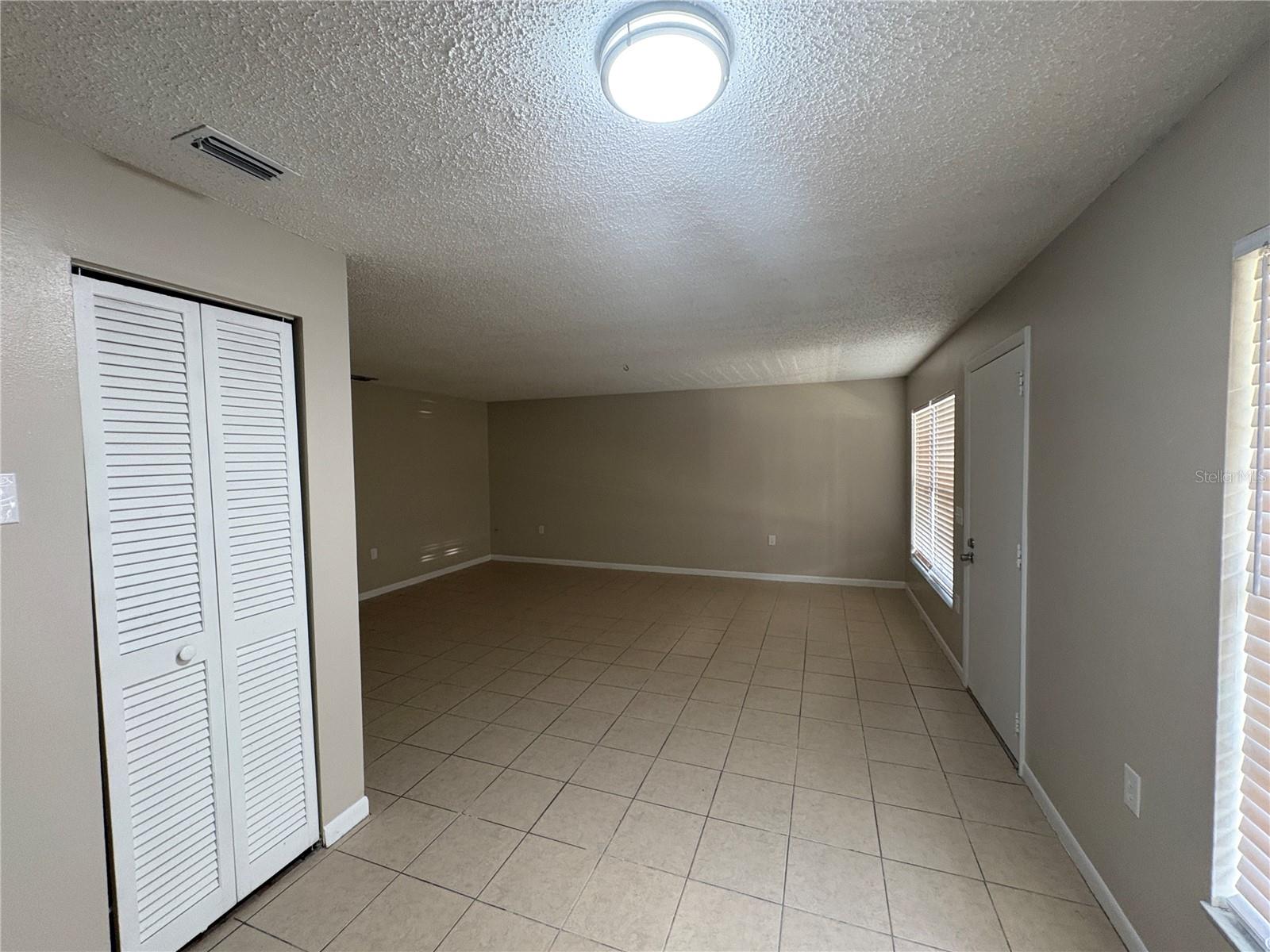 4519 Highland Ln Property Photo 4