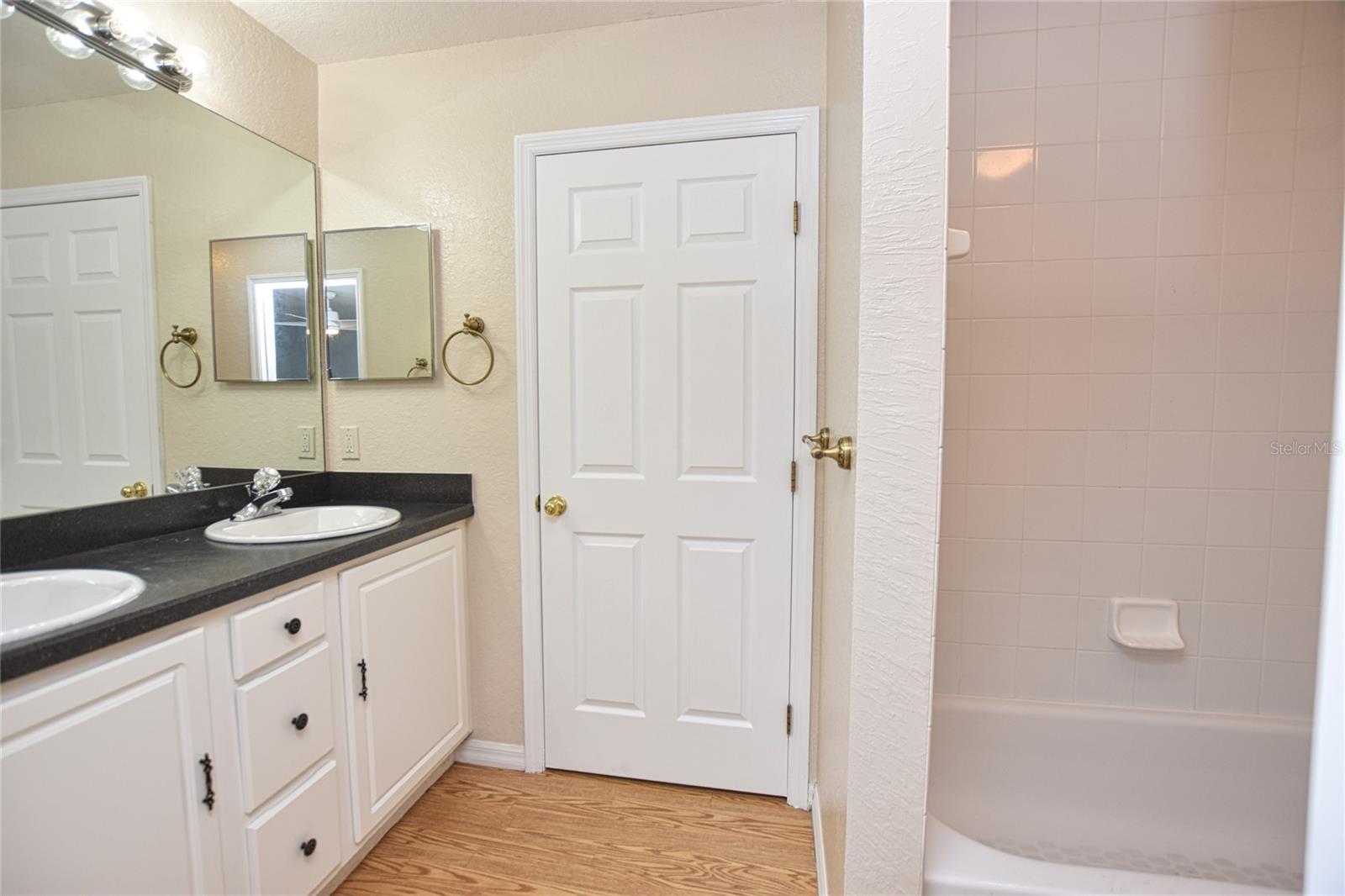 302 W Belmar St Property Photo 10