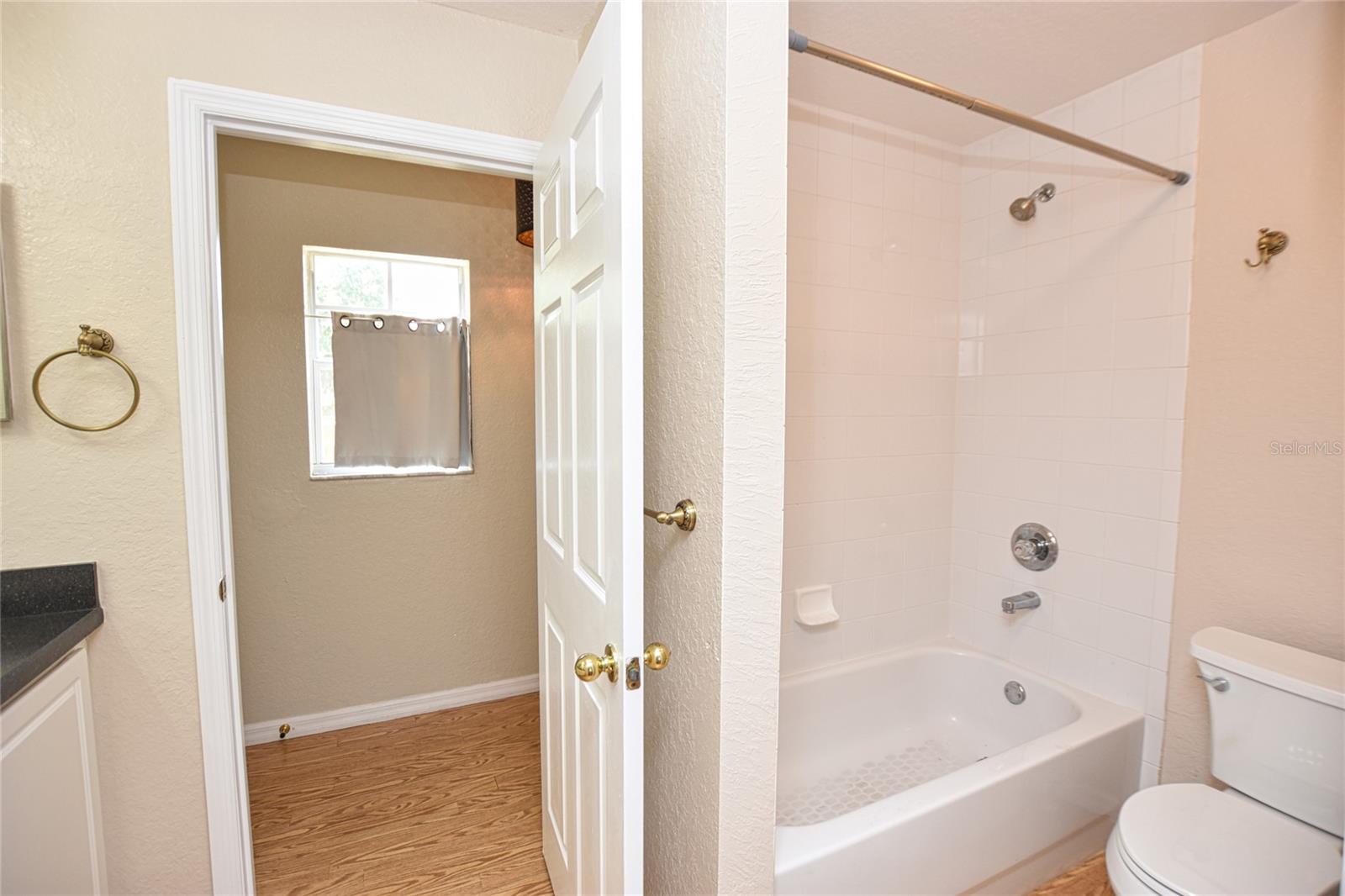 302 W Belmar St Property Photo 11