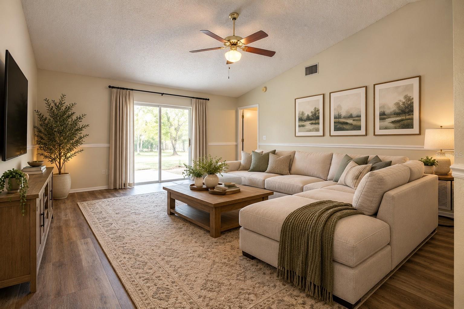 527 Emerald Cove Loop Property Photo 2