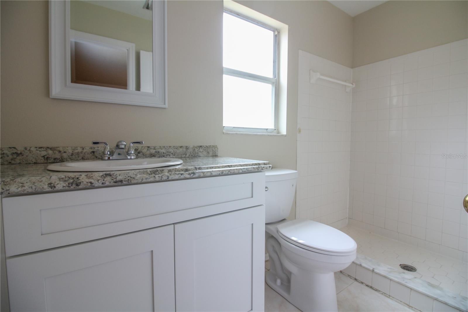 527 Emerald Cove Loop Property Photo 10
