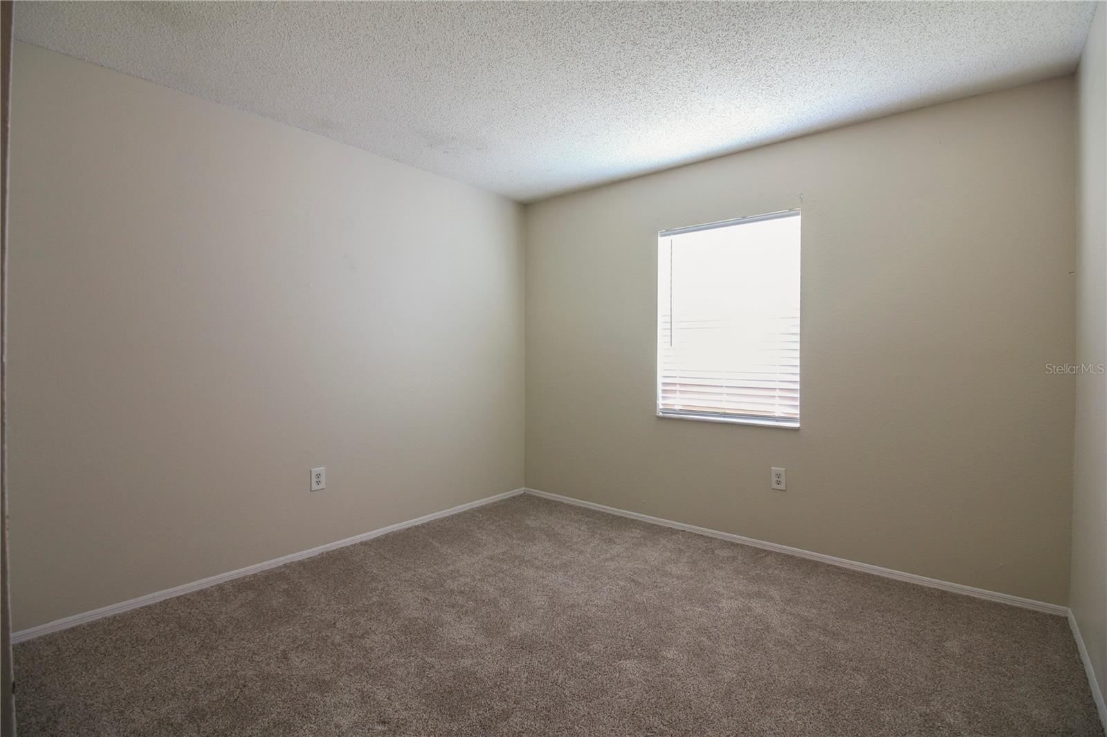 527 Emerald Cove Loop Property Photo 12