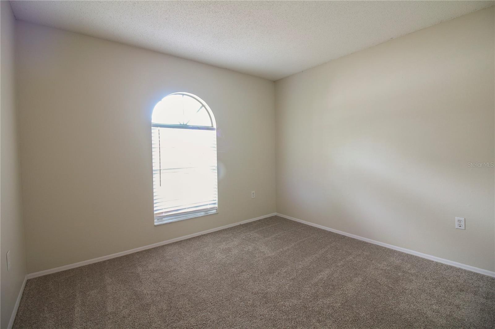 527 Emerald Cove Loop Property Photo 14
