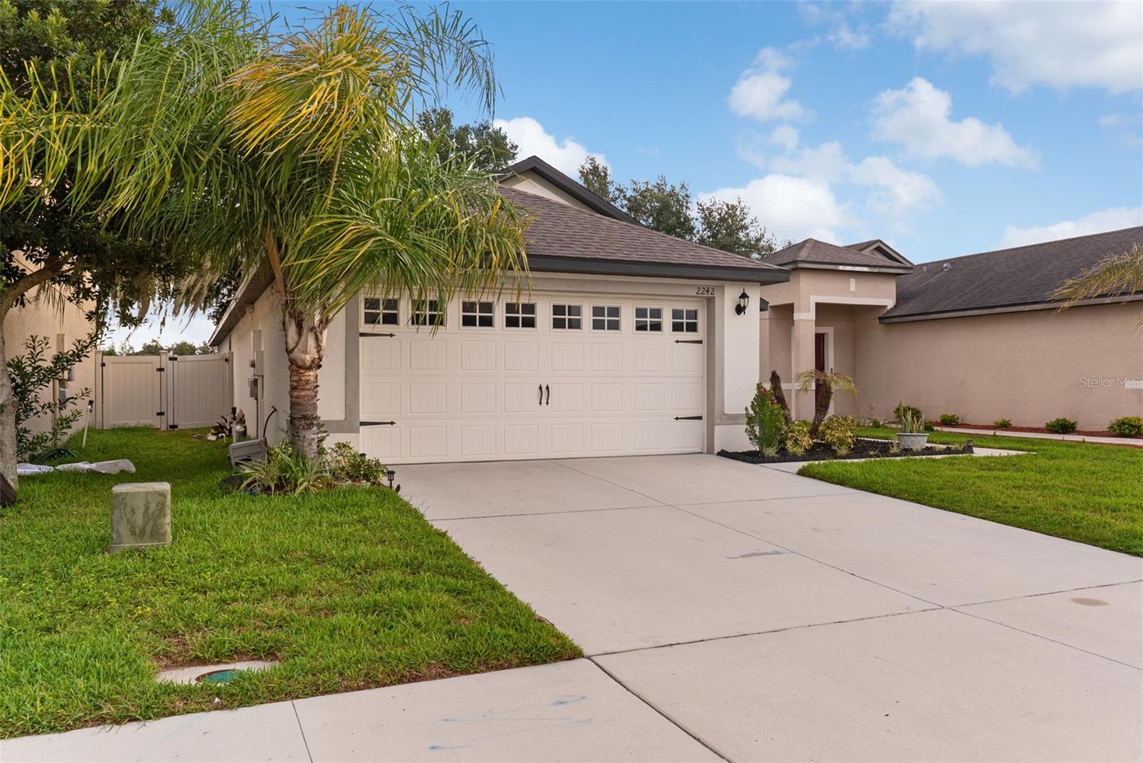 2242 Caspian Dr Property Photo 3
