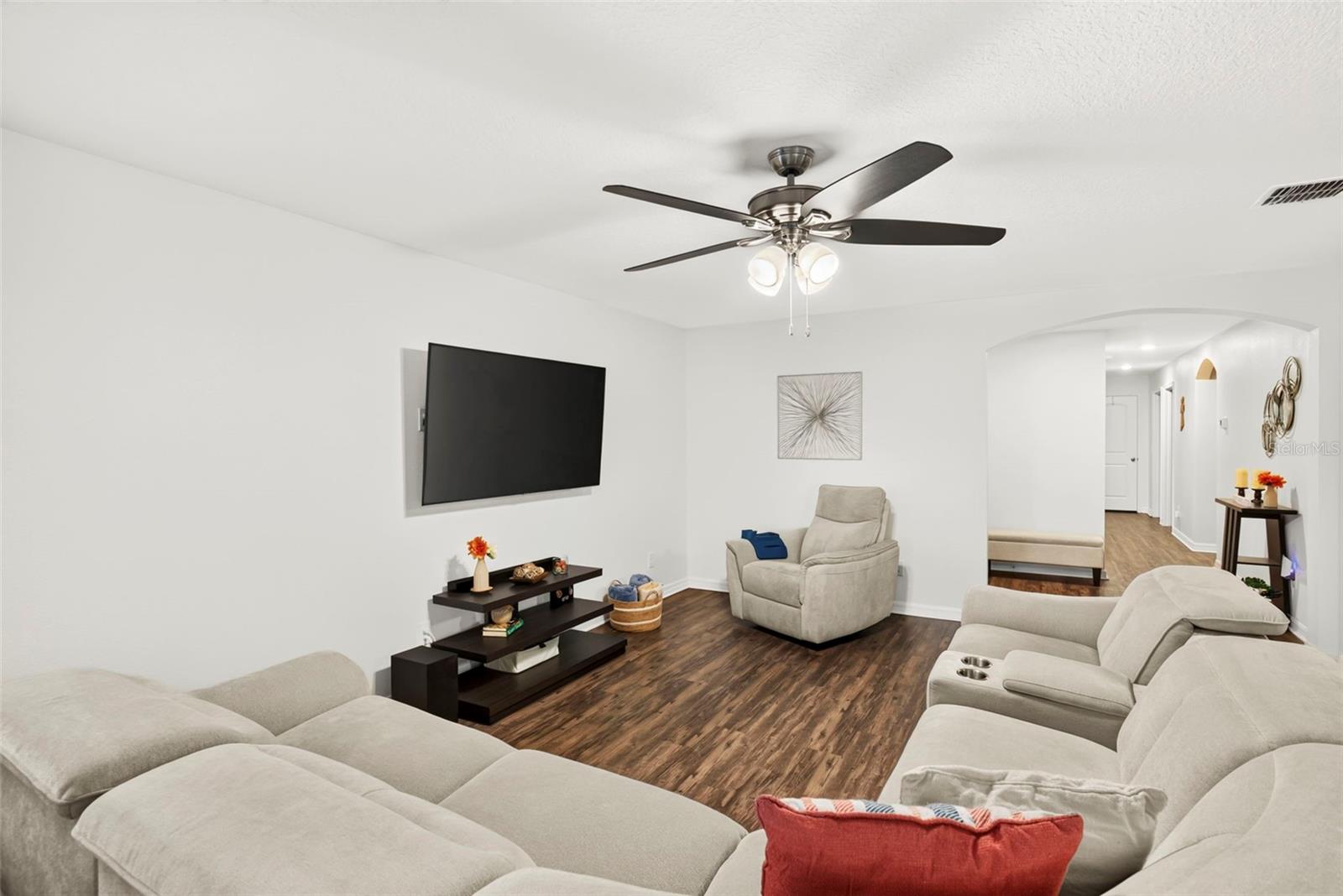 2242 Caspian Dr Property Photo 8