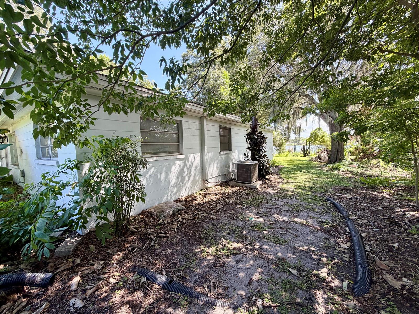 2035 Shakespeare St Property Photo 8