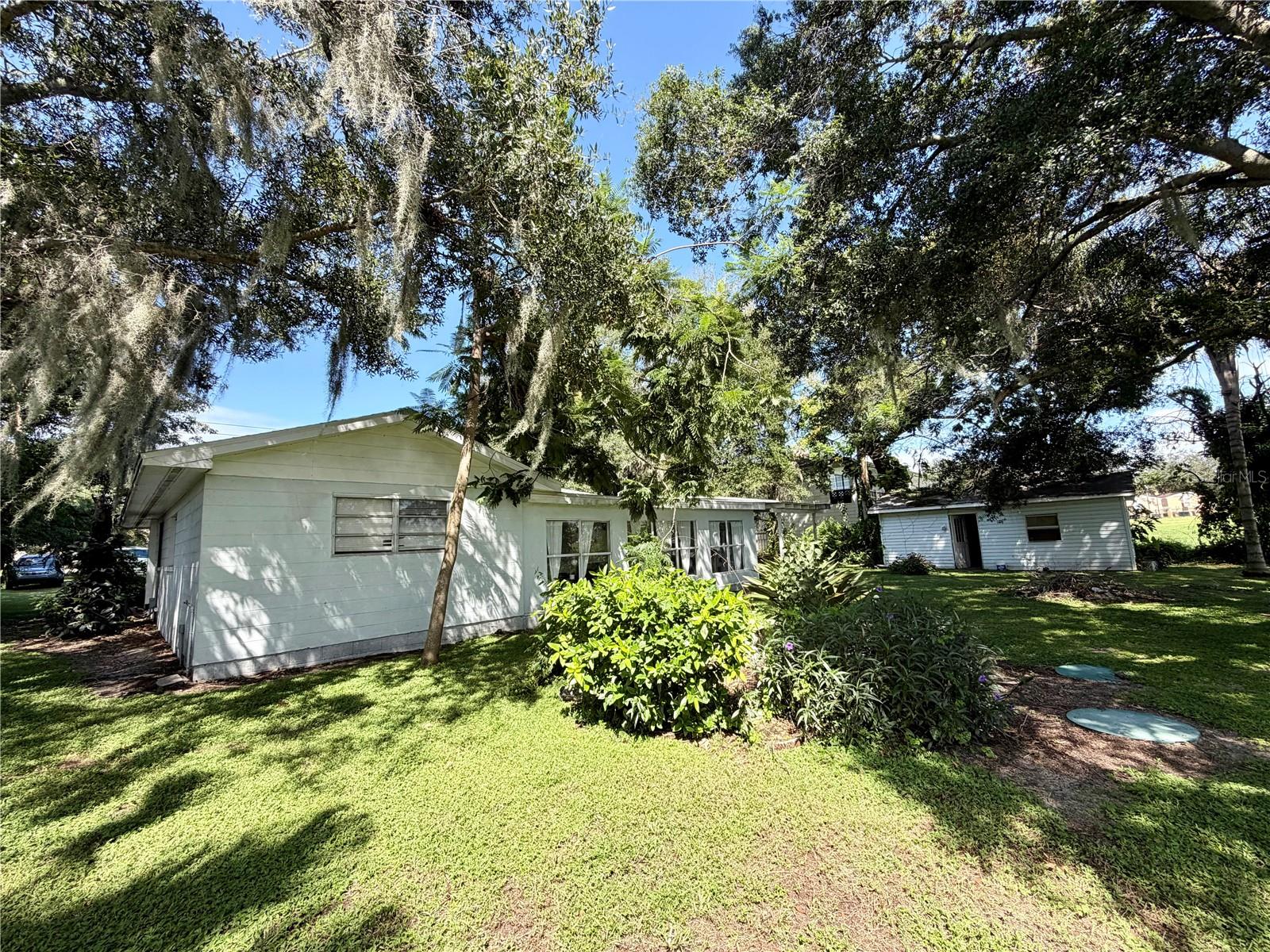 2035 Shakespeare St Property Photo 9