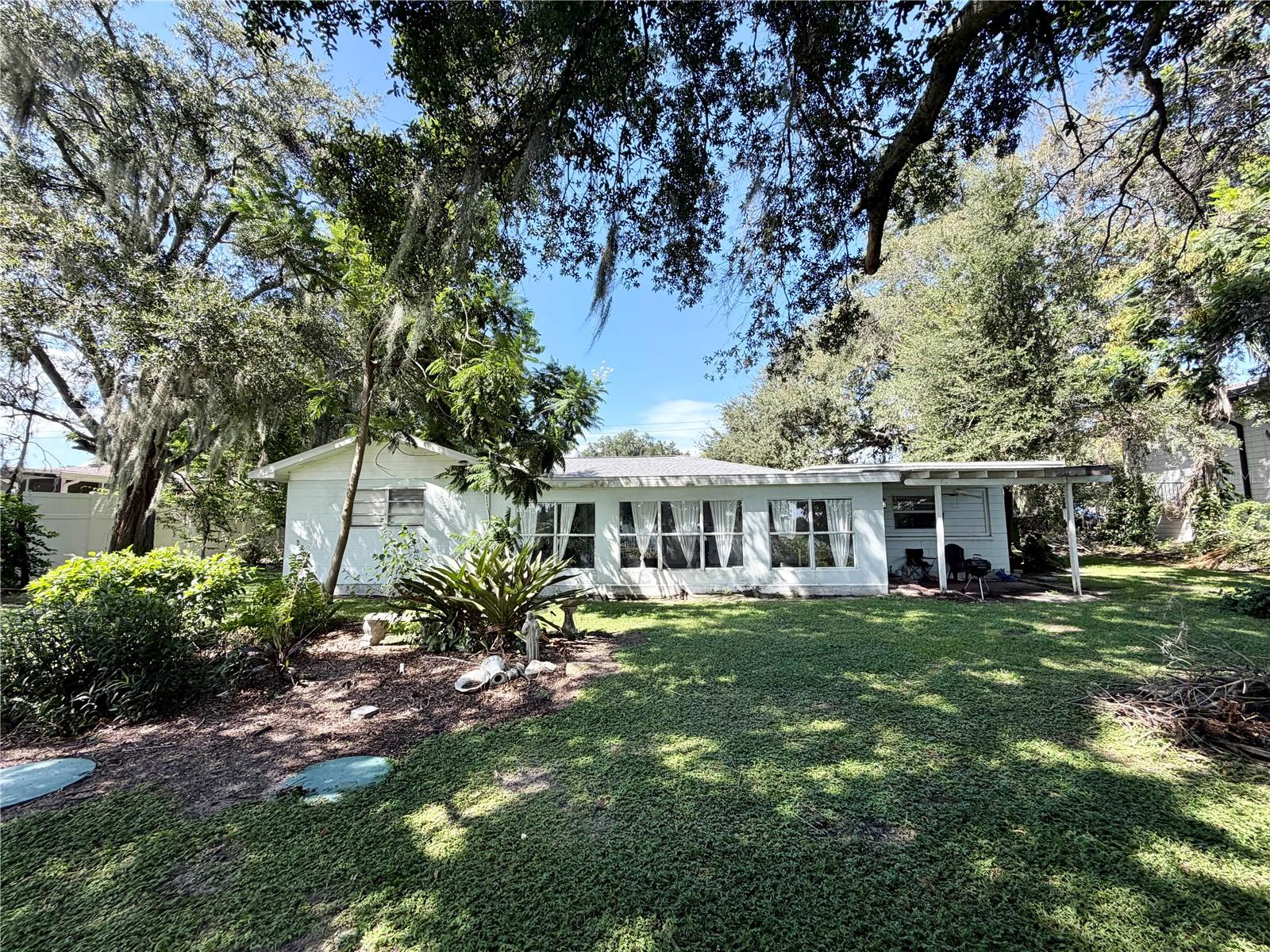 2035 Shakespeare St Property Photo 10