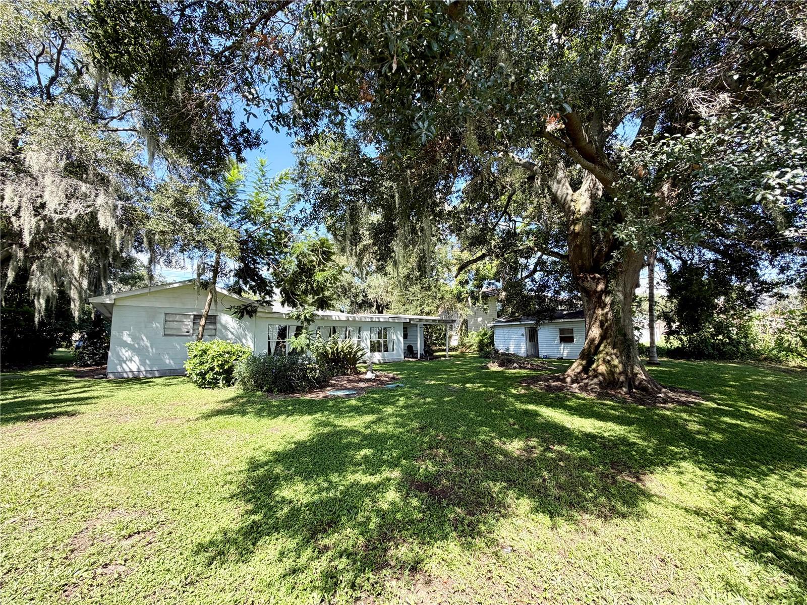 2035 Shakespeare St Property Photo 17
