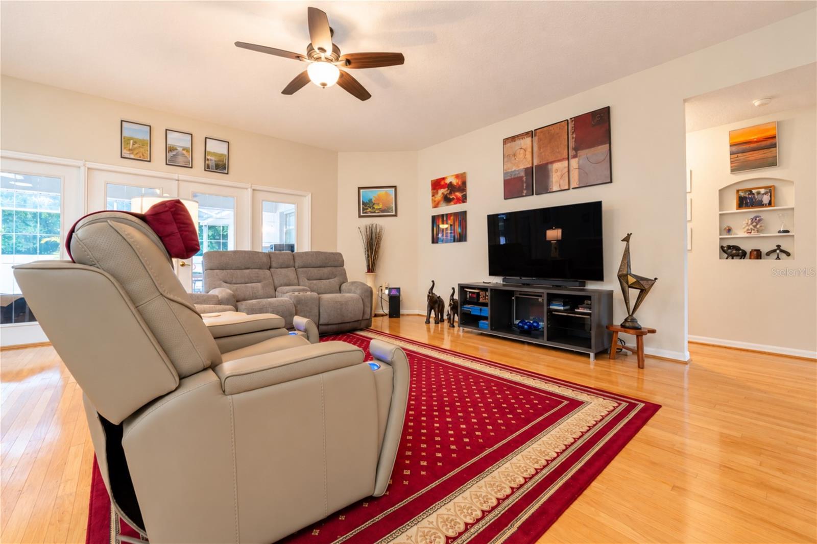 146 Harbor Way Property Photo 9