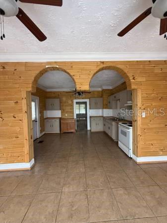 375 W Bay Ave Property Photo 7