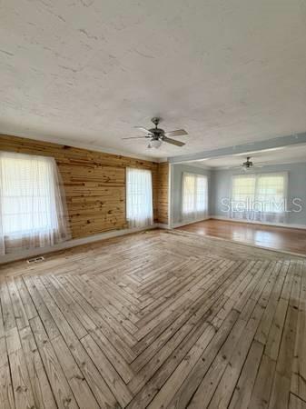 375 W Bay Ave Property Photo 10