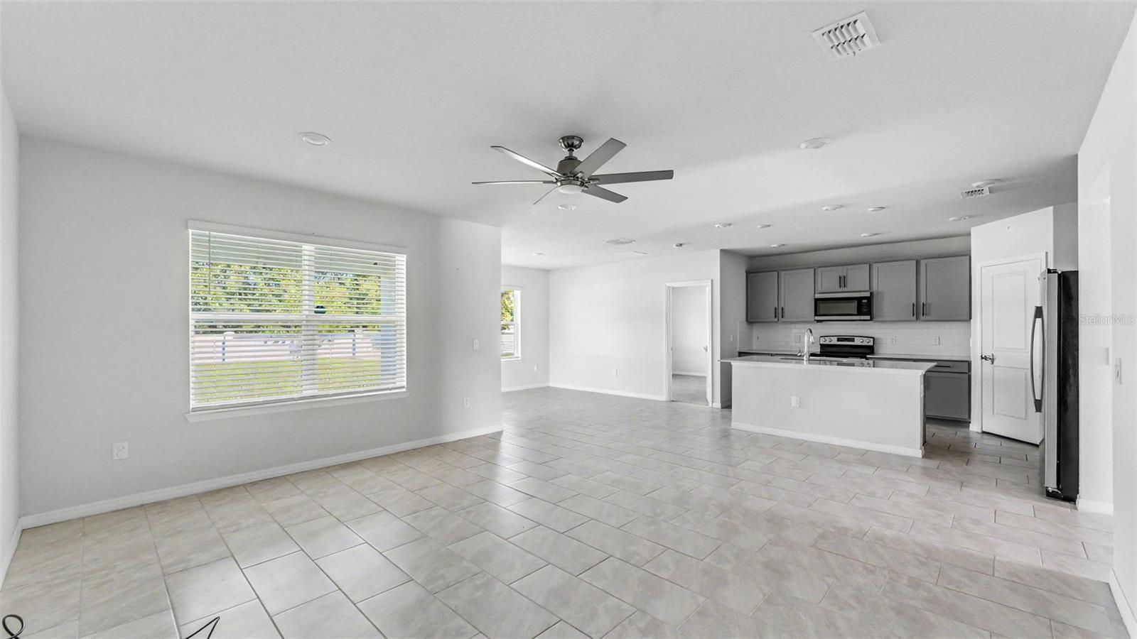 1050 Michelangelo Ln Property Photo 11