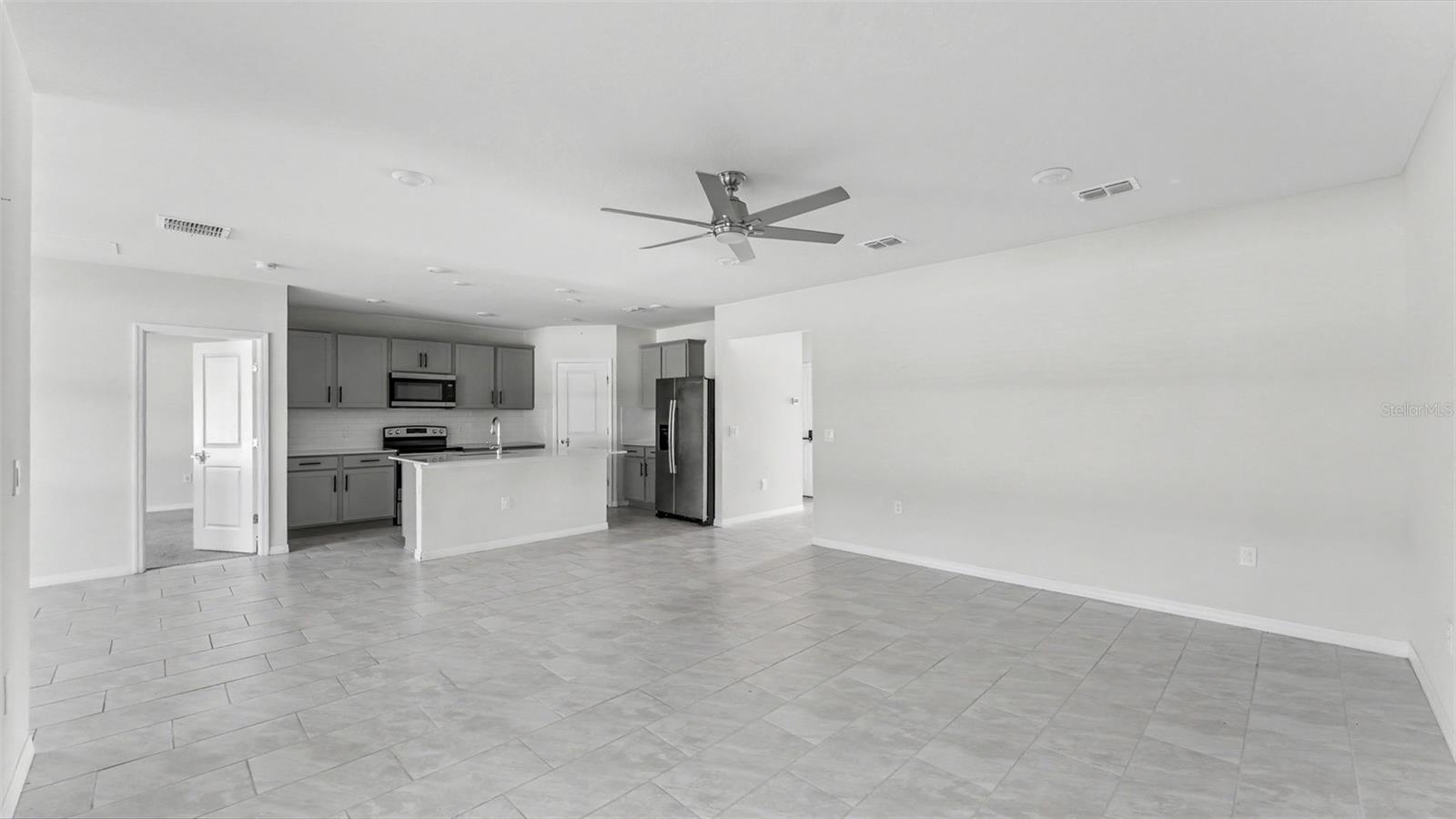 1050 Michelangelo Ln Property Photo 12