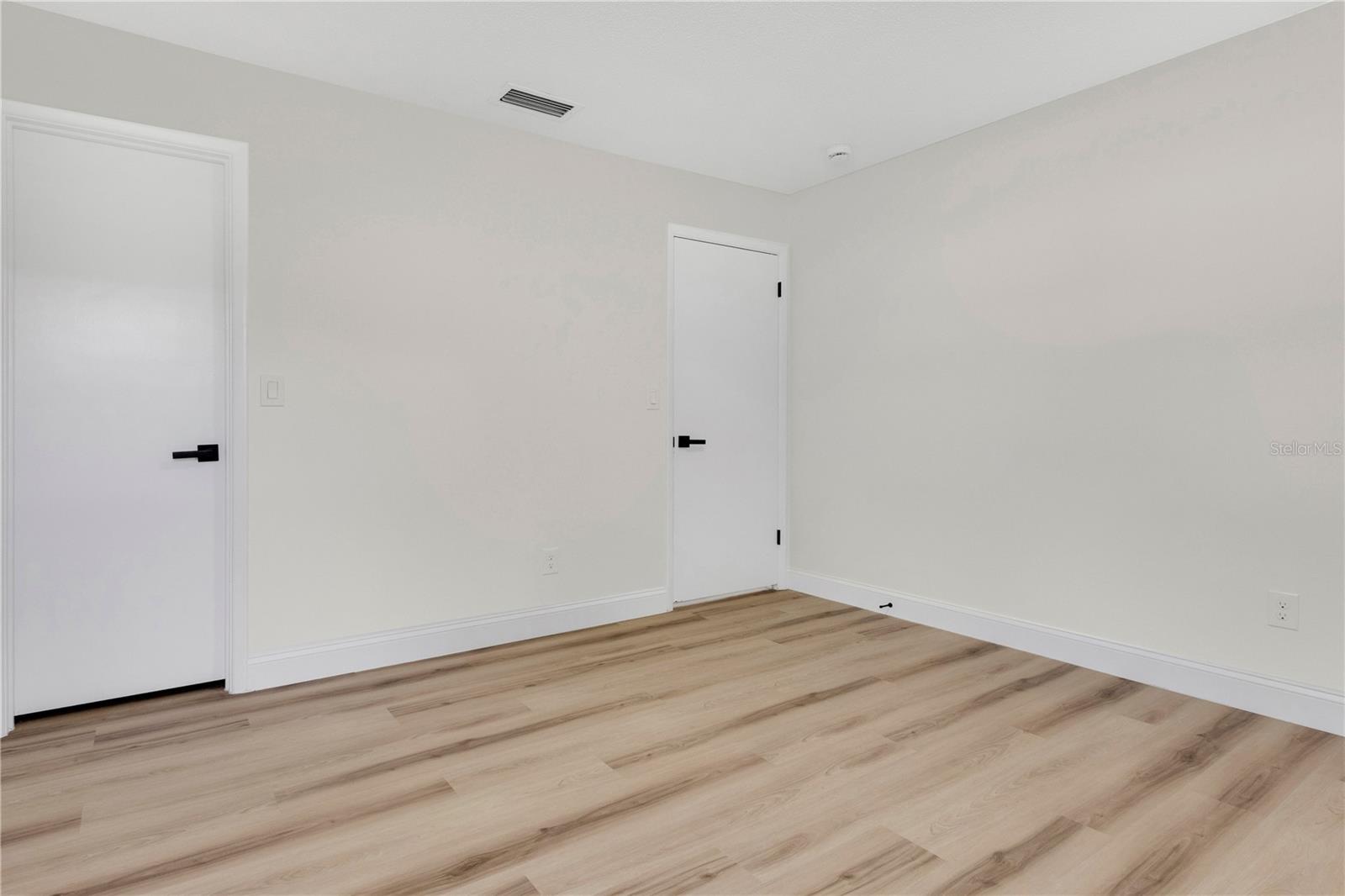 841 E Valencia St Property Photo 21