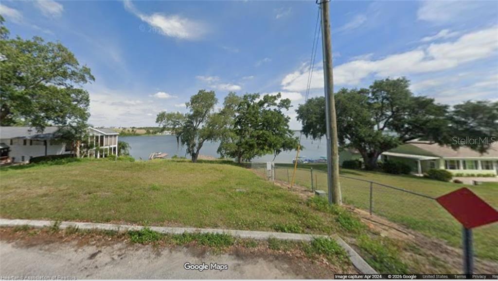 721 Lake Clay Dr S Property Photo 5