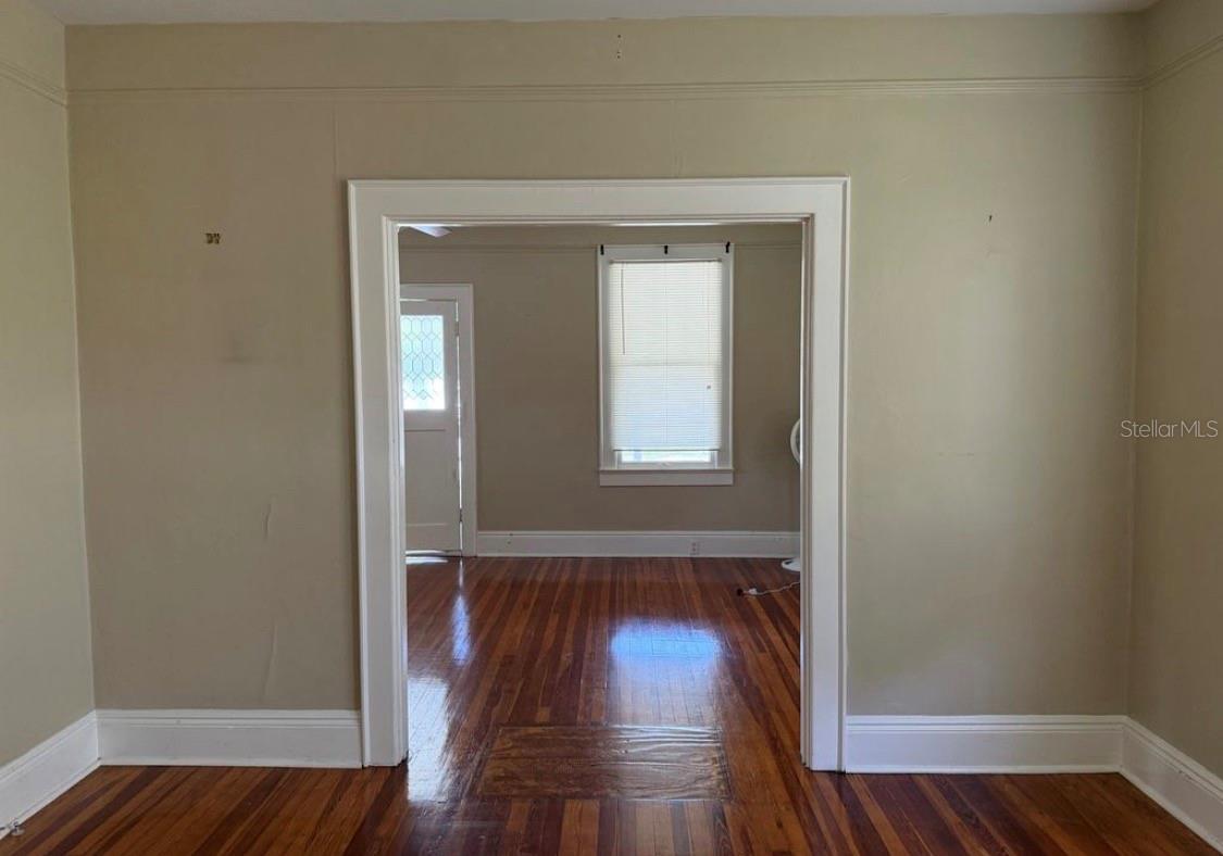 330 W Stanley St Property Photo 2