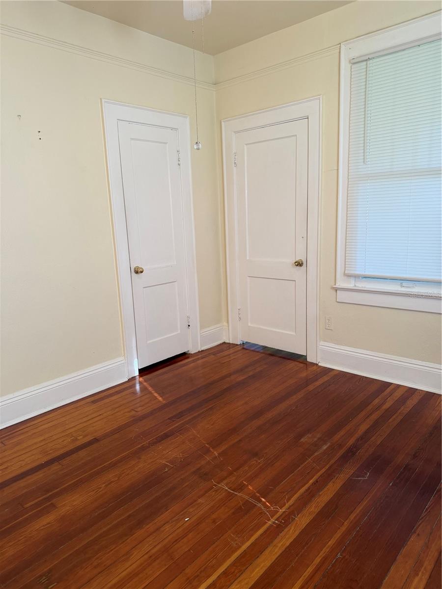 330 W Stanley St Property Photo 8