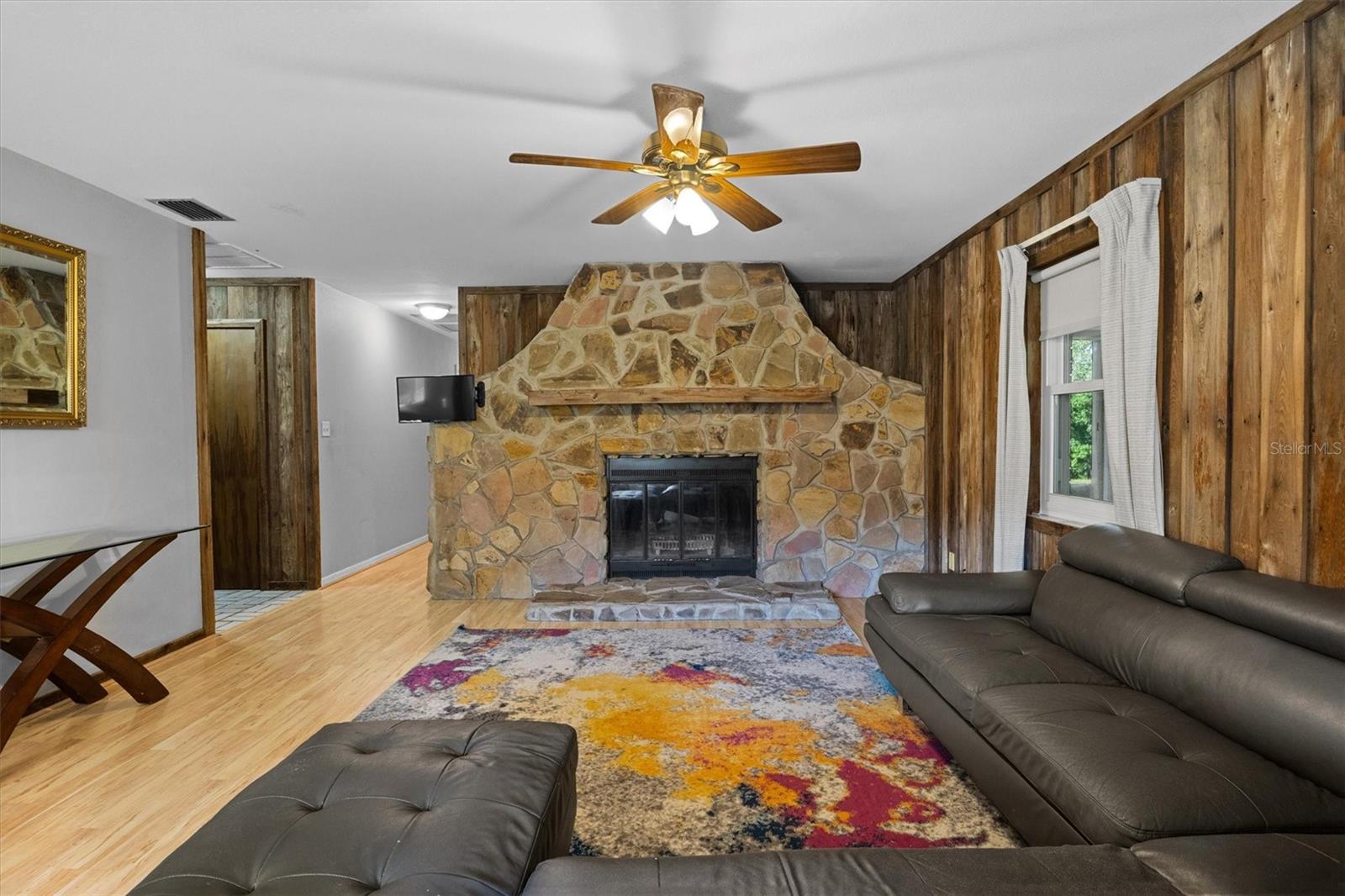 105 South Ct Property Photo 5