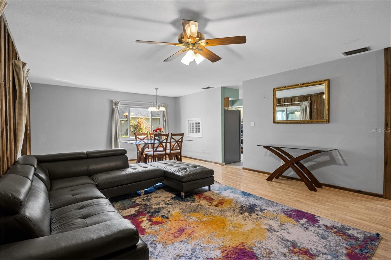 105 South Ct Property Photo 6