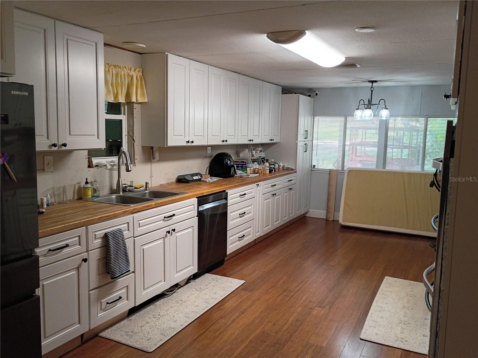 111 South Blvd E Property Photo 6