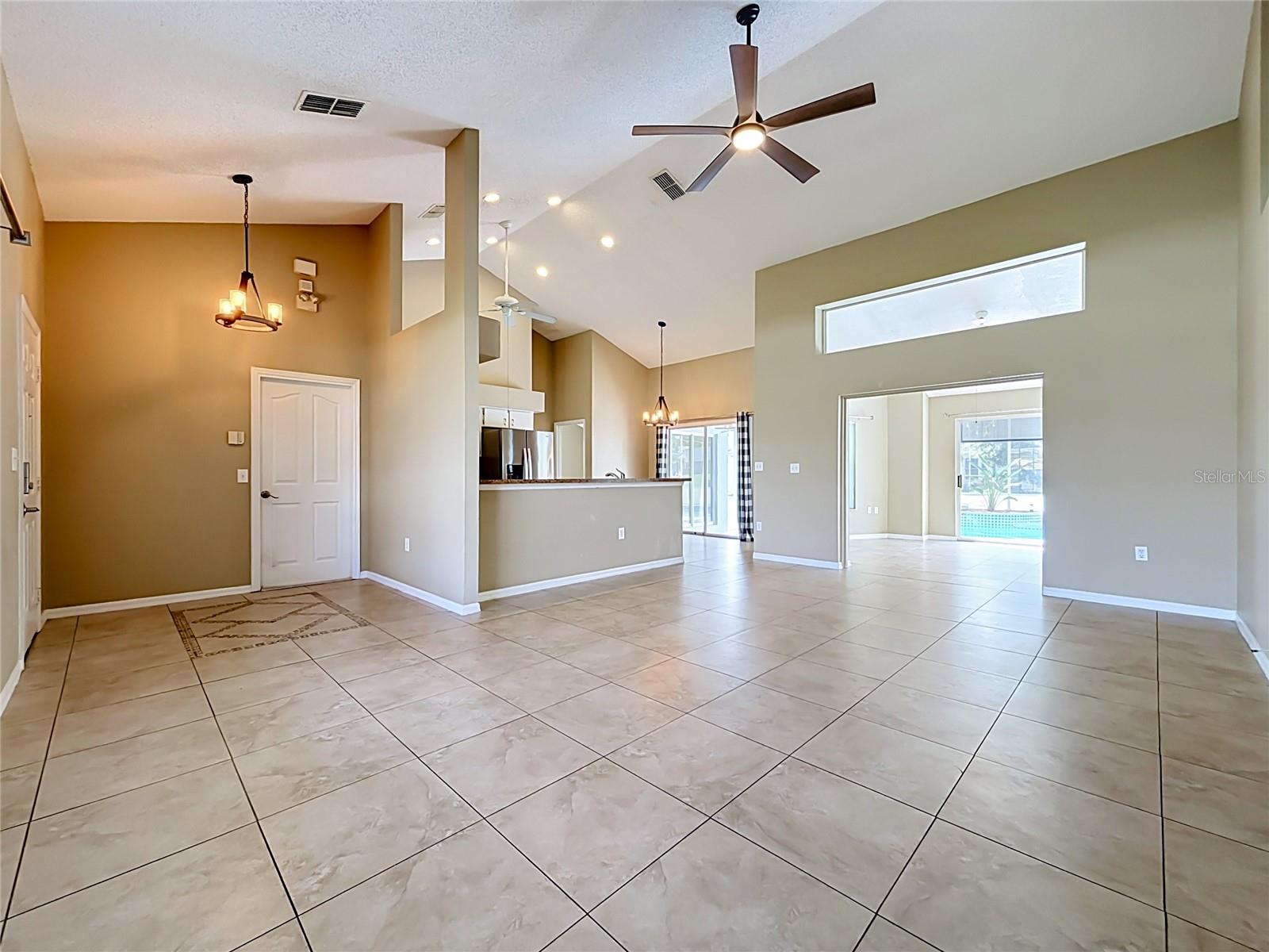 5645 Loma Vista Ct Property Photo 5