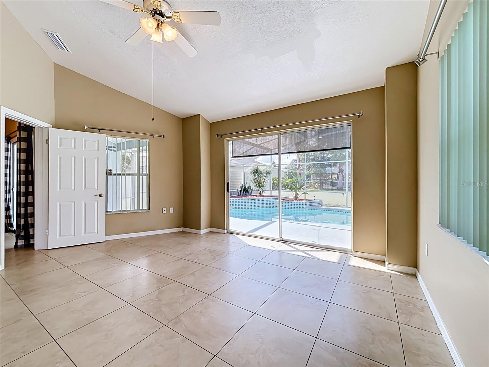 5645 Loma Vista Ct Property Photo 6