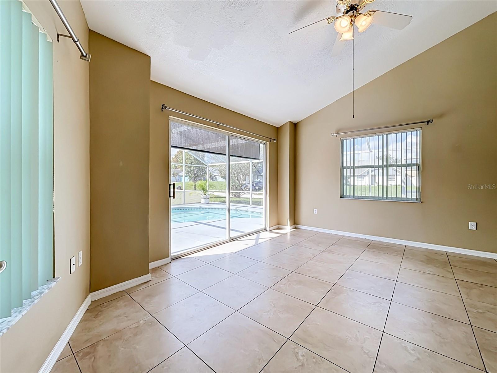 5645 Loma Vista Ct Property Photo 8