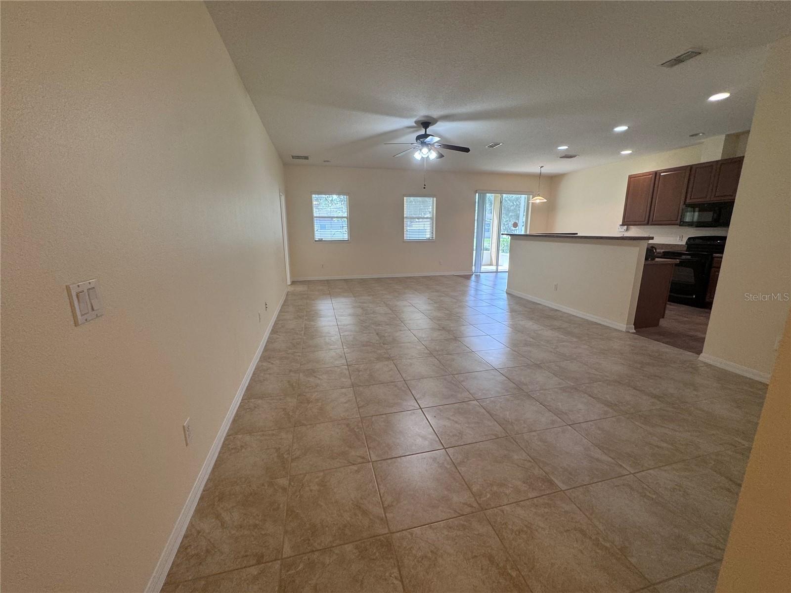 1013 Evans Loop Property Photo 11