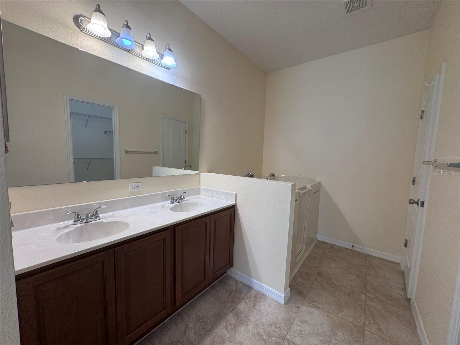 1013 Evans Loop Property Photo 18
