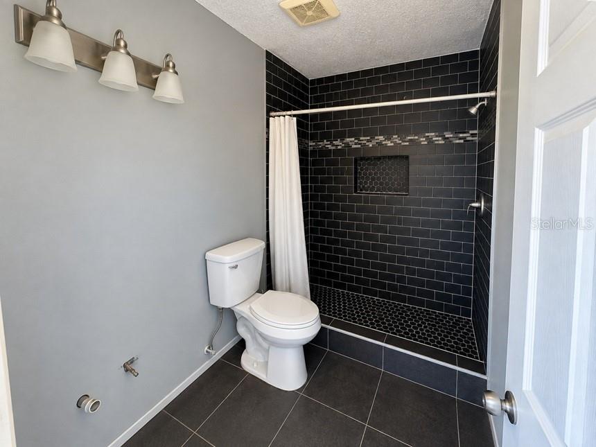 334 Jewell St Property Photo 5