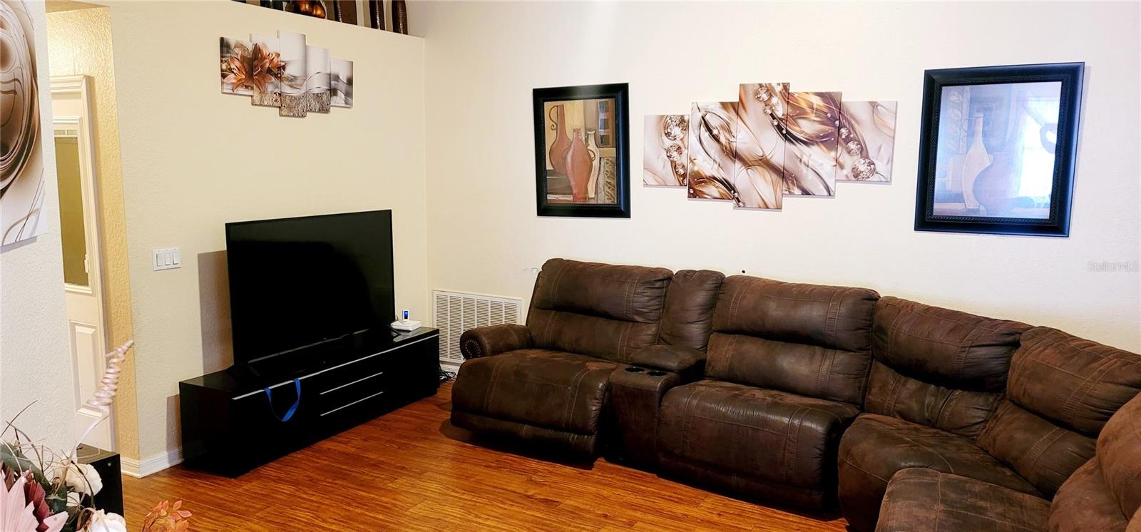 12 Saint Kitts Cir Property Photo 8