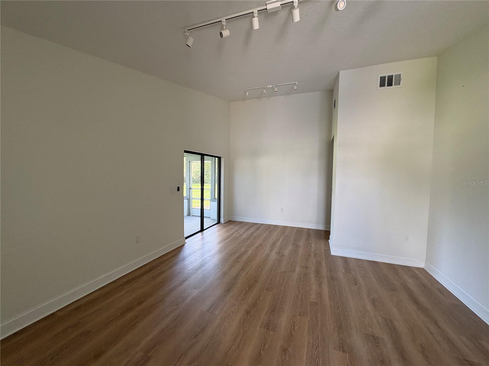 5702 Granite Ln Property Photo 3