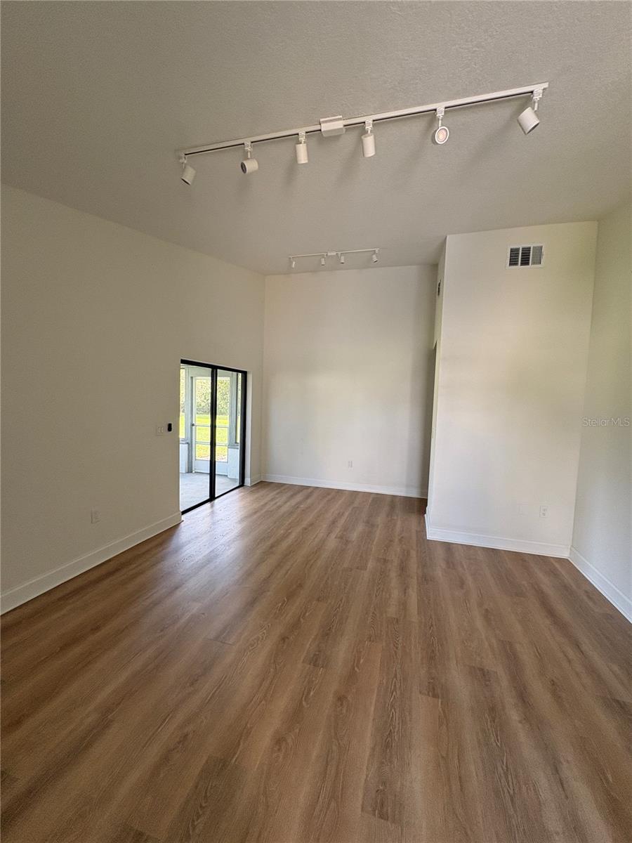 5702 Granite Ln Property Photo 4