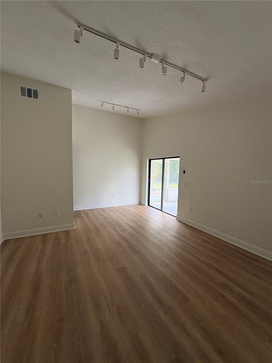 5702 Granite Ln Property Photo 6