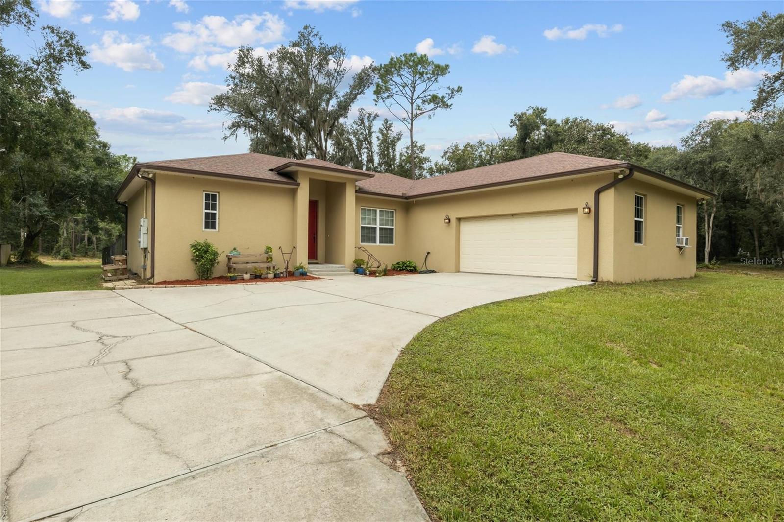5210 Shady Oak Dr S Property Photo 1