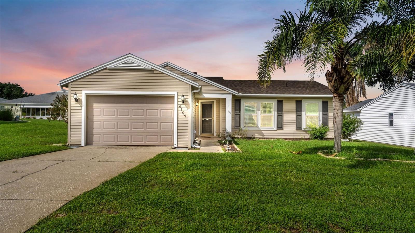 6109 Kittiwake Dr Property Photo 2