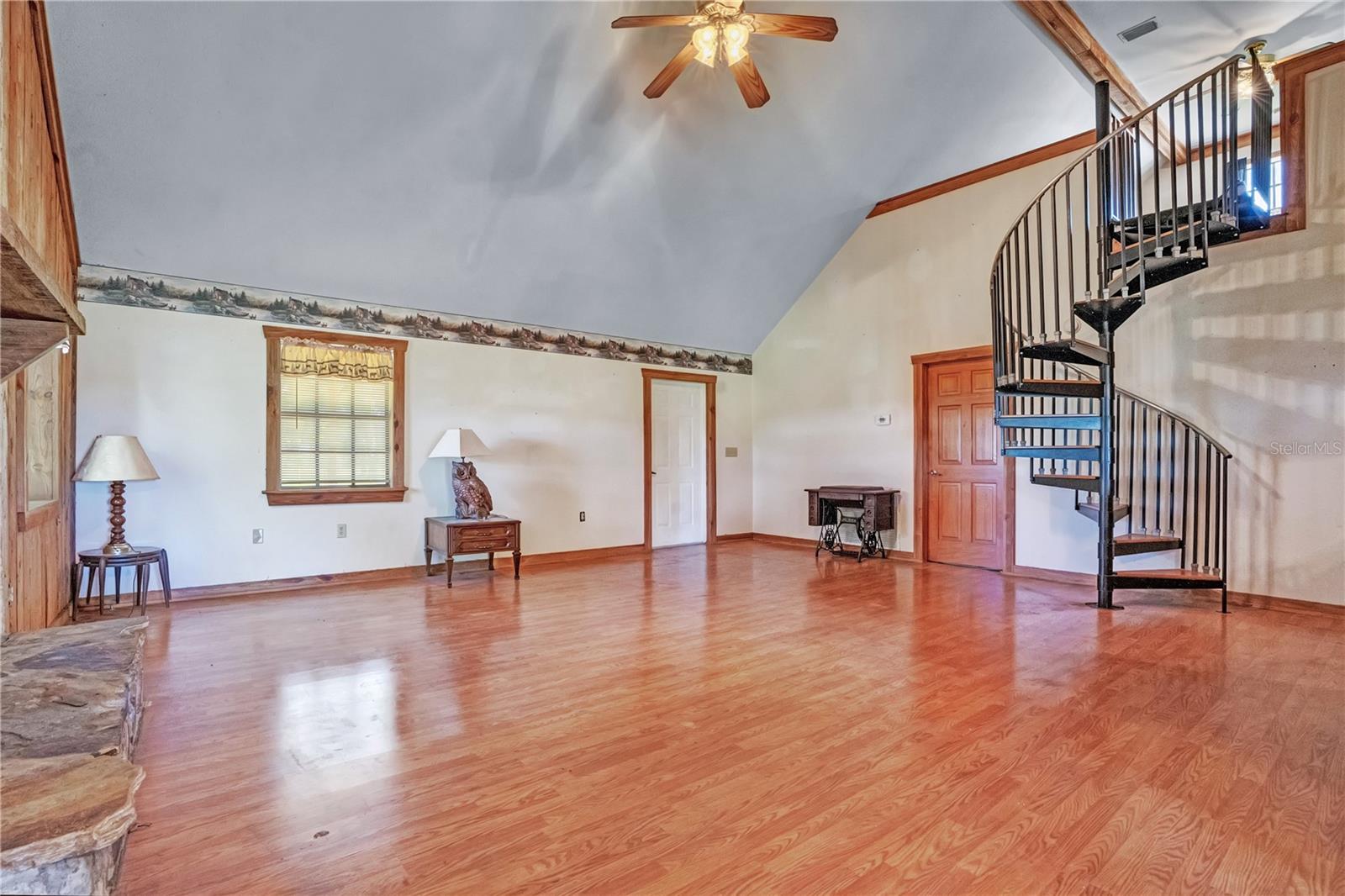 454 Resthaven Rd Property Photo 5
