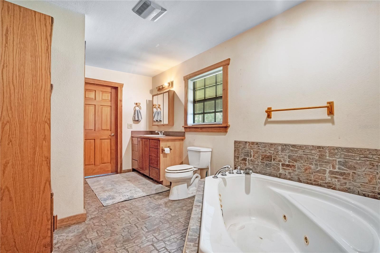 454 Resthaven Rd Property Photo 17