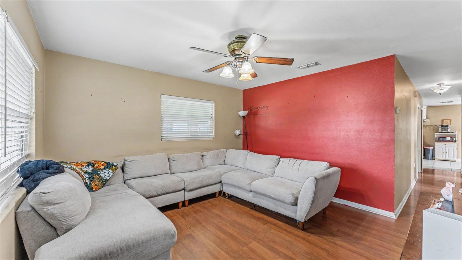 950 E Lake Dr Property Photo 7