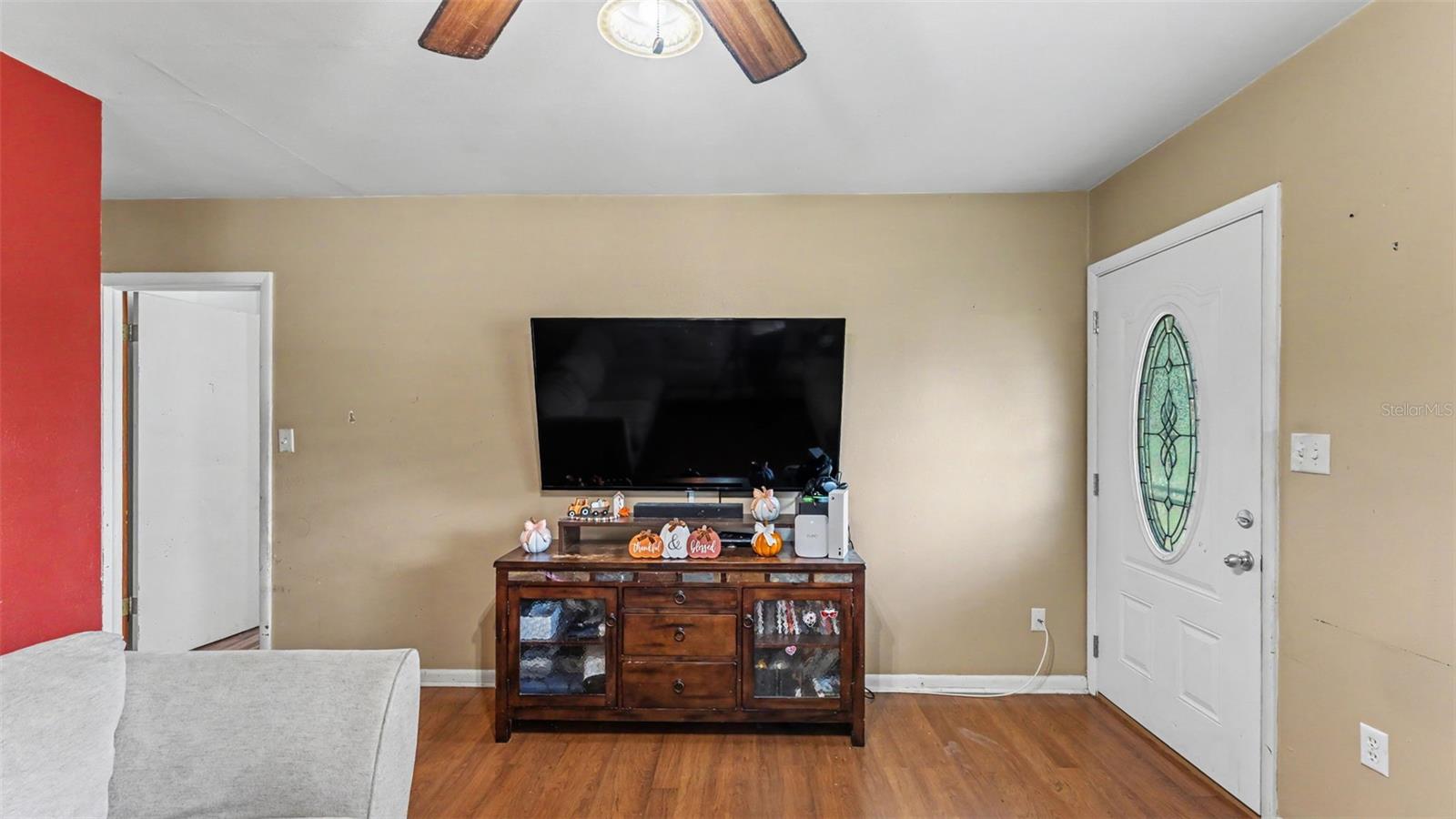 950 E Lake Dr Property Photo 8