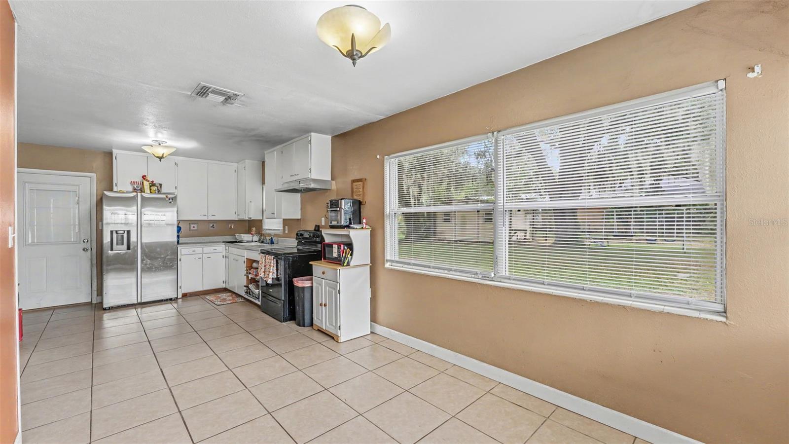 950 E Lake Dr Property Photo 14